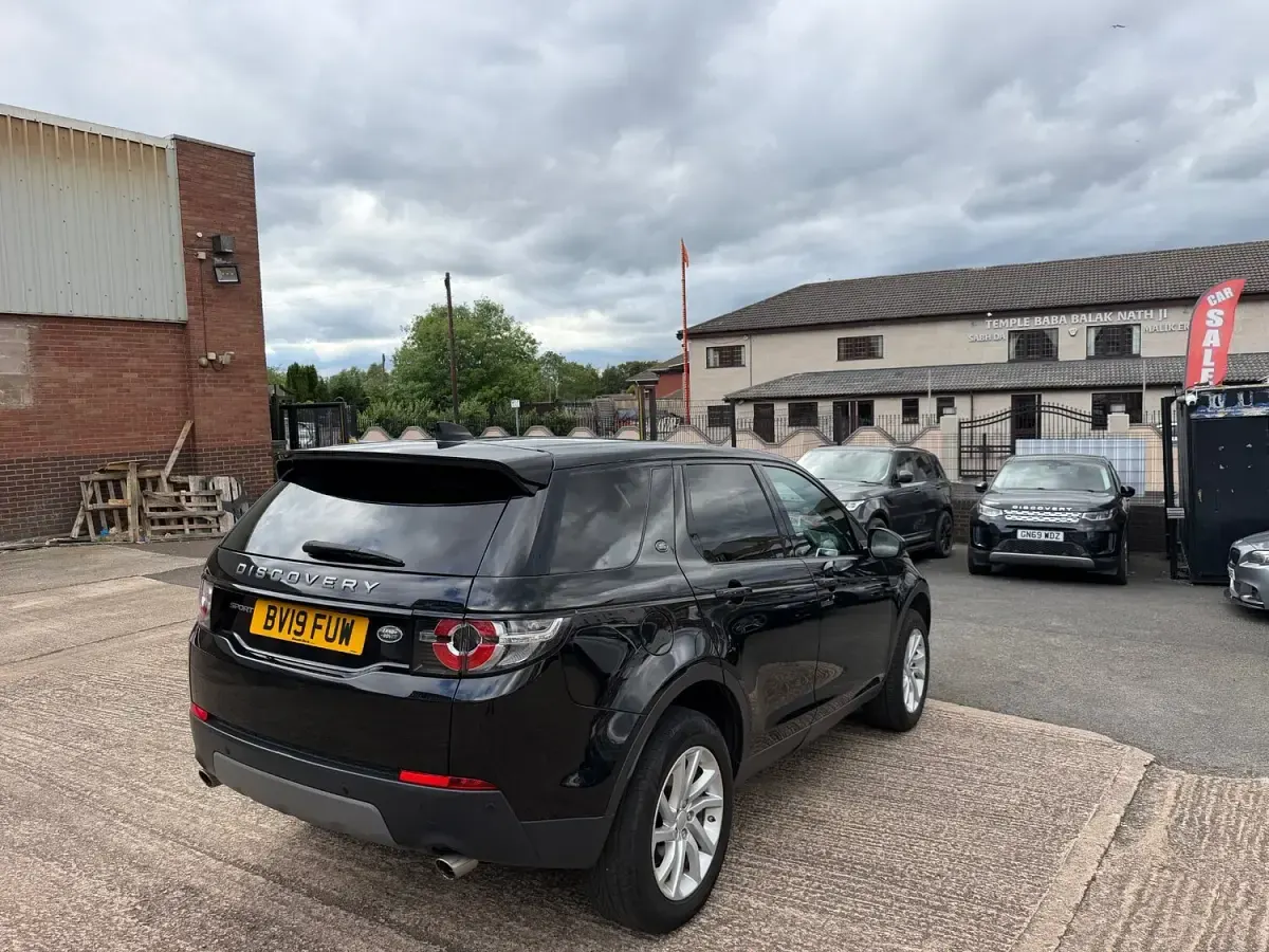 Used Land Rover Discovery Sport SE 2019 Black SUV