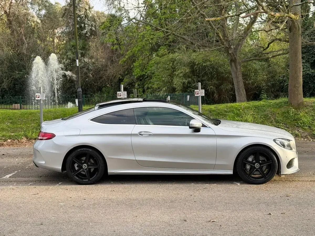 Usado Mercedes C220 AMG Line Premium 2018 Prateado Coupé