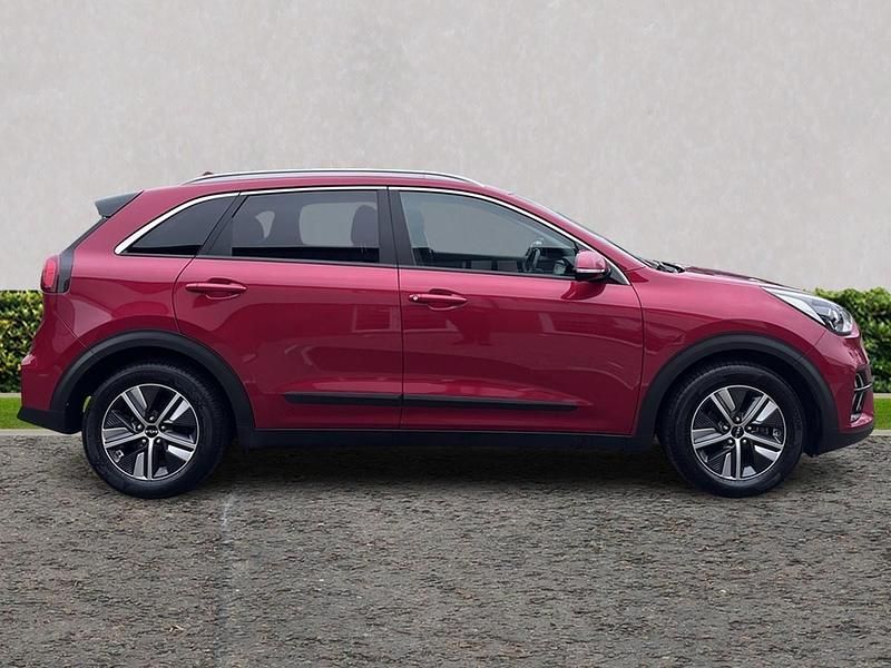 Used Kia Niro 2022 Red SUV