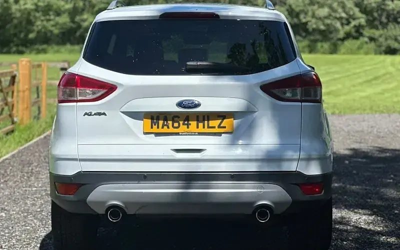 Used Ford Kuga Zetec 140 HP (102 kW) 2014 White SUV