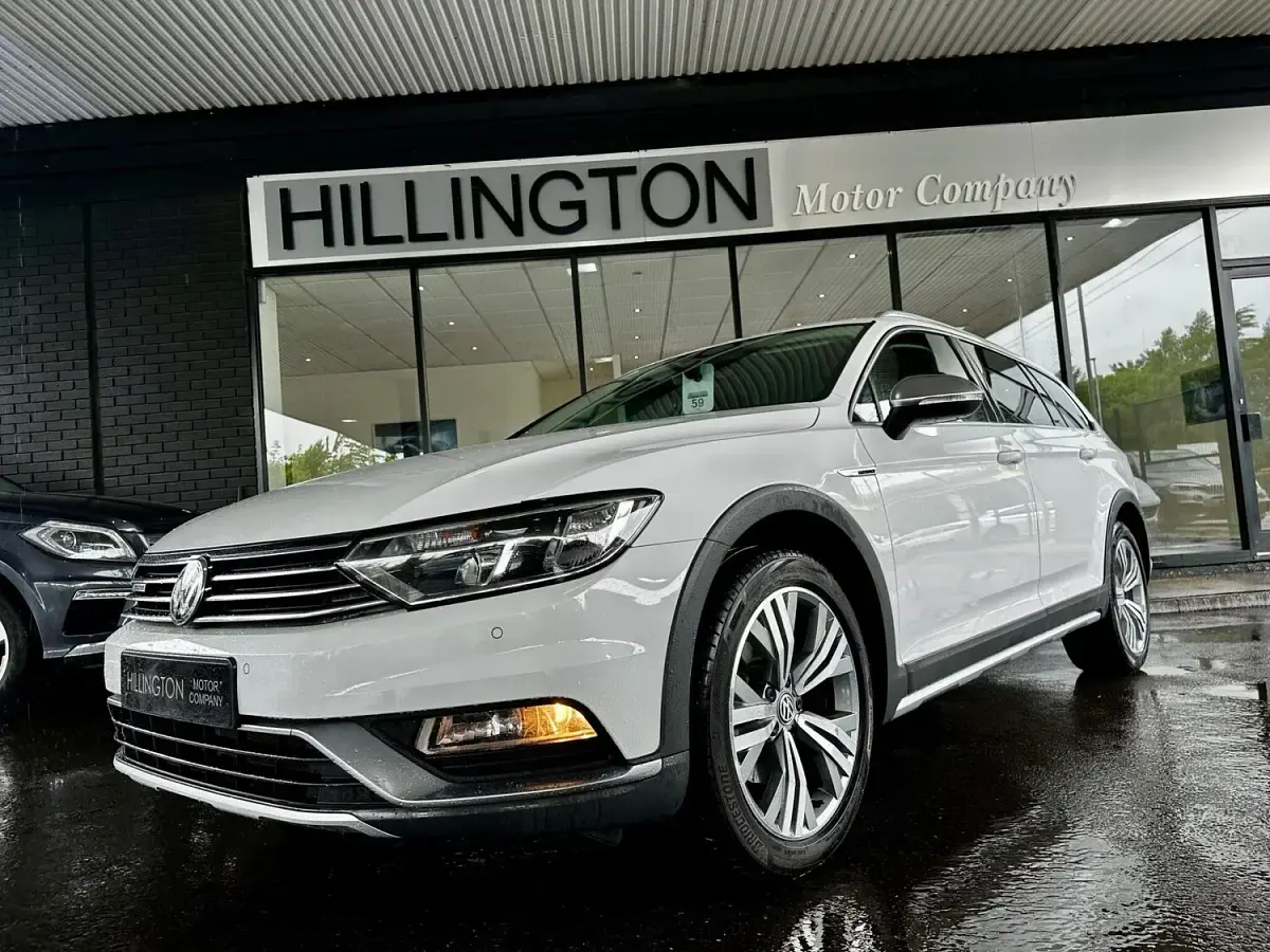 Used VW Passat Alltrack S 2017 White Estate