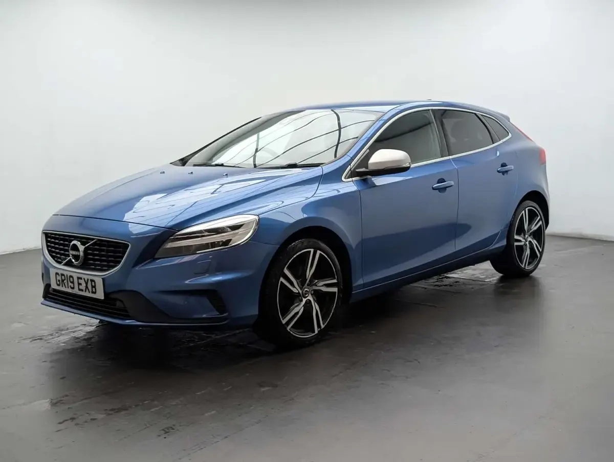 Used Volvo V40 R-Design 2019 Blue Hatchback