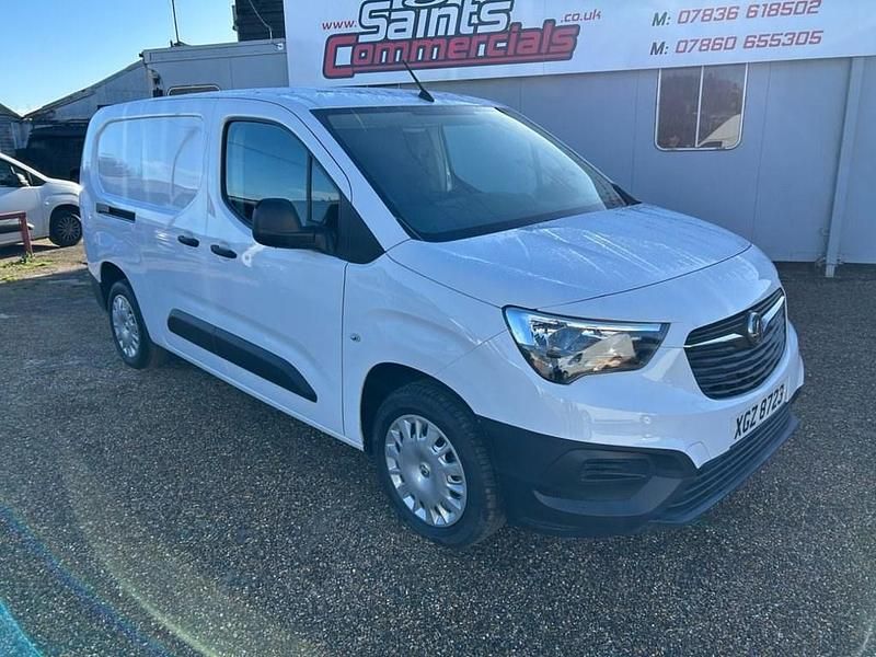 Used Vauxhall Combo 100 HP (73 kW) 2022 White MPV