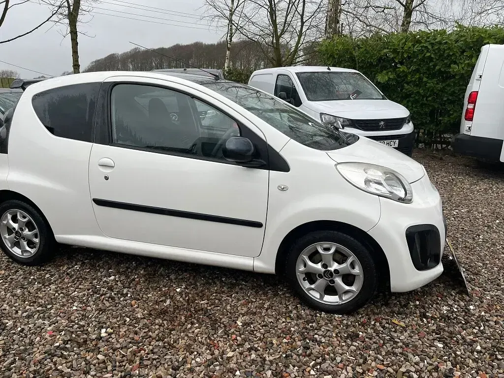 Used Citroën C1 Platinum 2014 White Hatchback