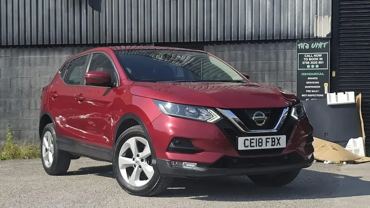 Used Nissan Qashqai Acenta 115 HP (84 kW) 2018 Red SUV