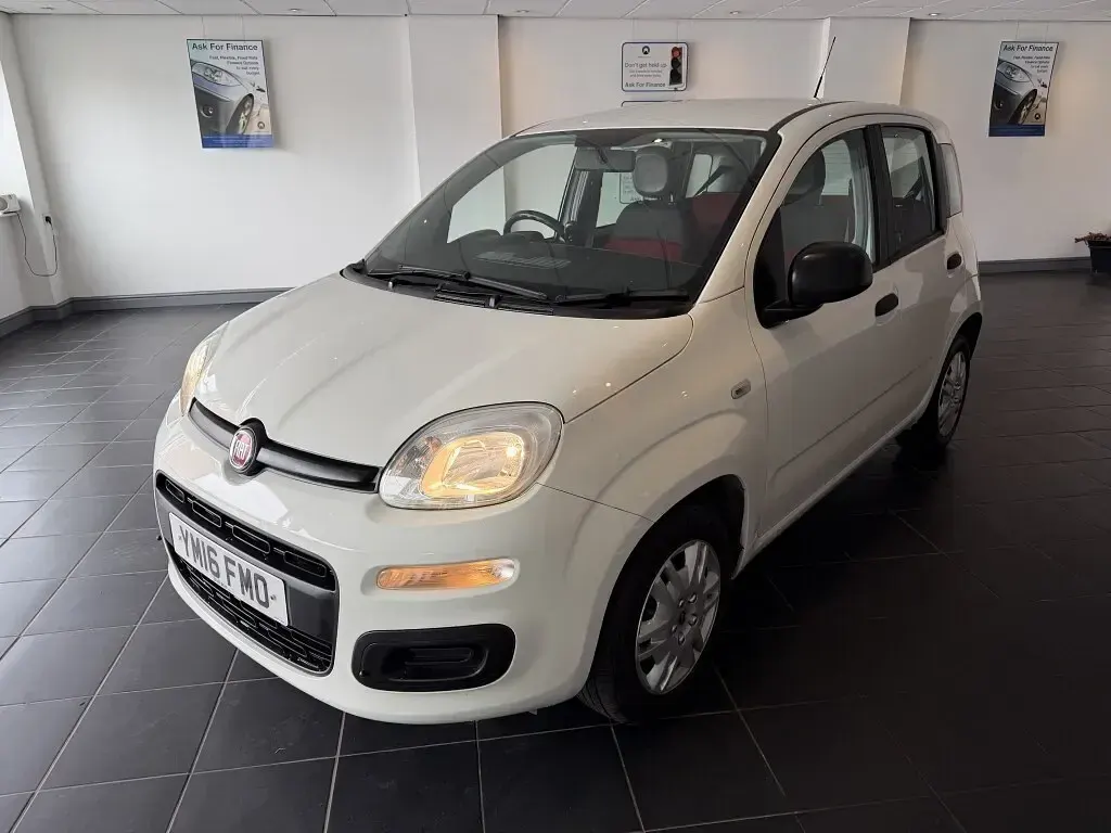 Used Fiat Panda Pop 69 HP (50 kW) 2016 White Hatchback