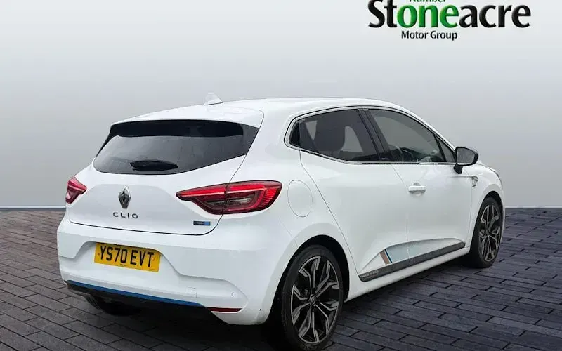 Used Renault Clio 140 HP (102 kW) 2021 White Hatchback