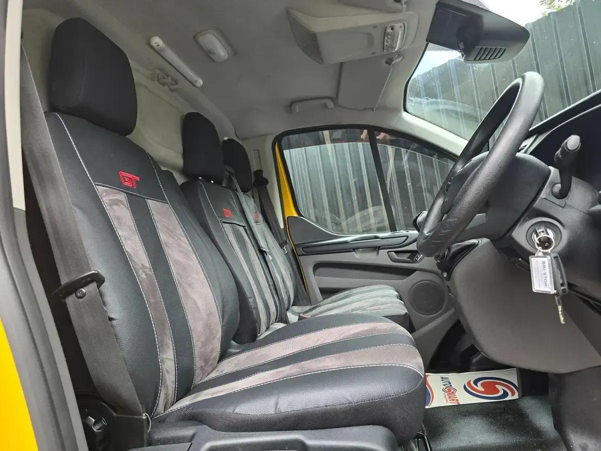 Used Ford Transit Custom 130 HP (95 kW) 2022 Yellow Van
