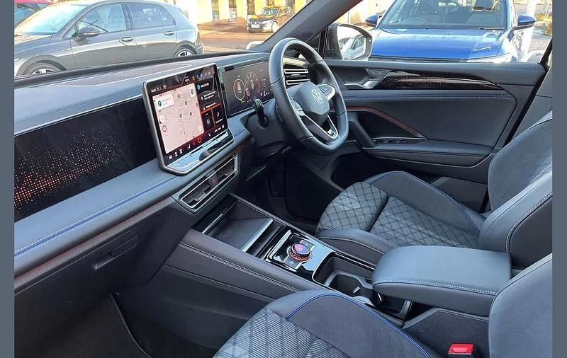 Used VW Tiguan R-line 148 HP (108 kW) 2024 Black SUV