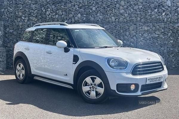 White Used 2019 Mini Cooper D Countryman Classic SUV | £11,795 (Fair price) - Image 1/4