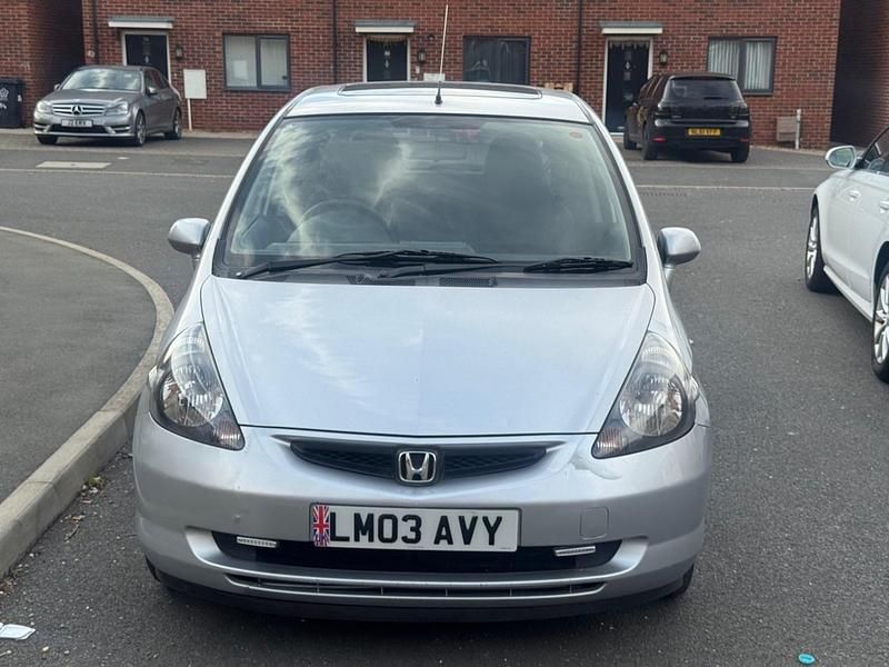 Silver Used 2003 Honda Jazz SE Hatchback | £2,650 (Fair price) - Image 1/4