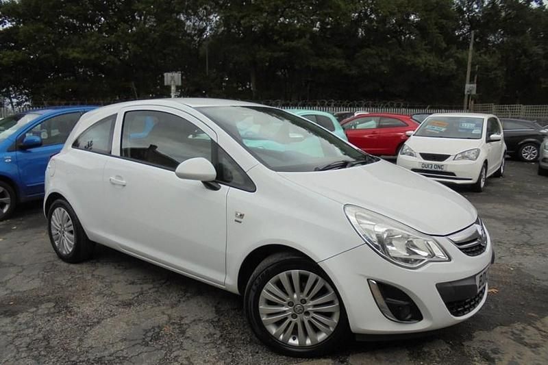 White Used 2013 Vauxhall Corsa Hatchback | £3,495 (Fair price) - Image 1/1