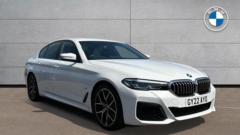 White Used 2022 BMW 520 M Sport | £27,000 (Good price) - Image 1/4