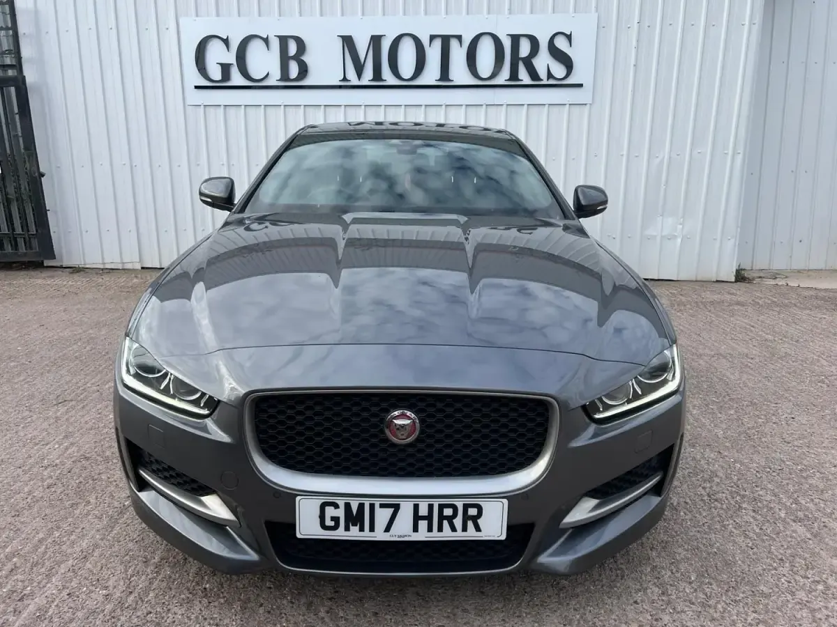 Używany Jaguar XE R-Sport 2017 Szary Sedan/Limuzyna