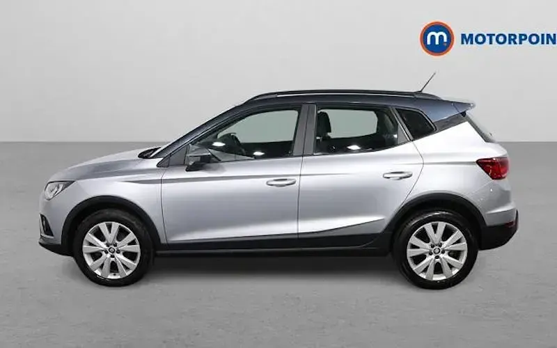 Usado Seat Arona SE Technology 116 CV (85 kW) 2019 Plateado SUV