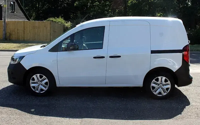 Used Renault Kangoo 95 HP (69 kW) 2023 White MPV