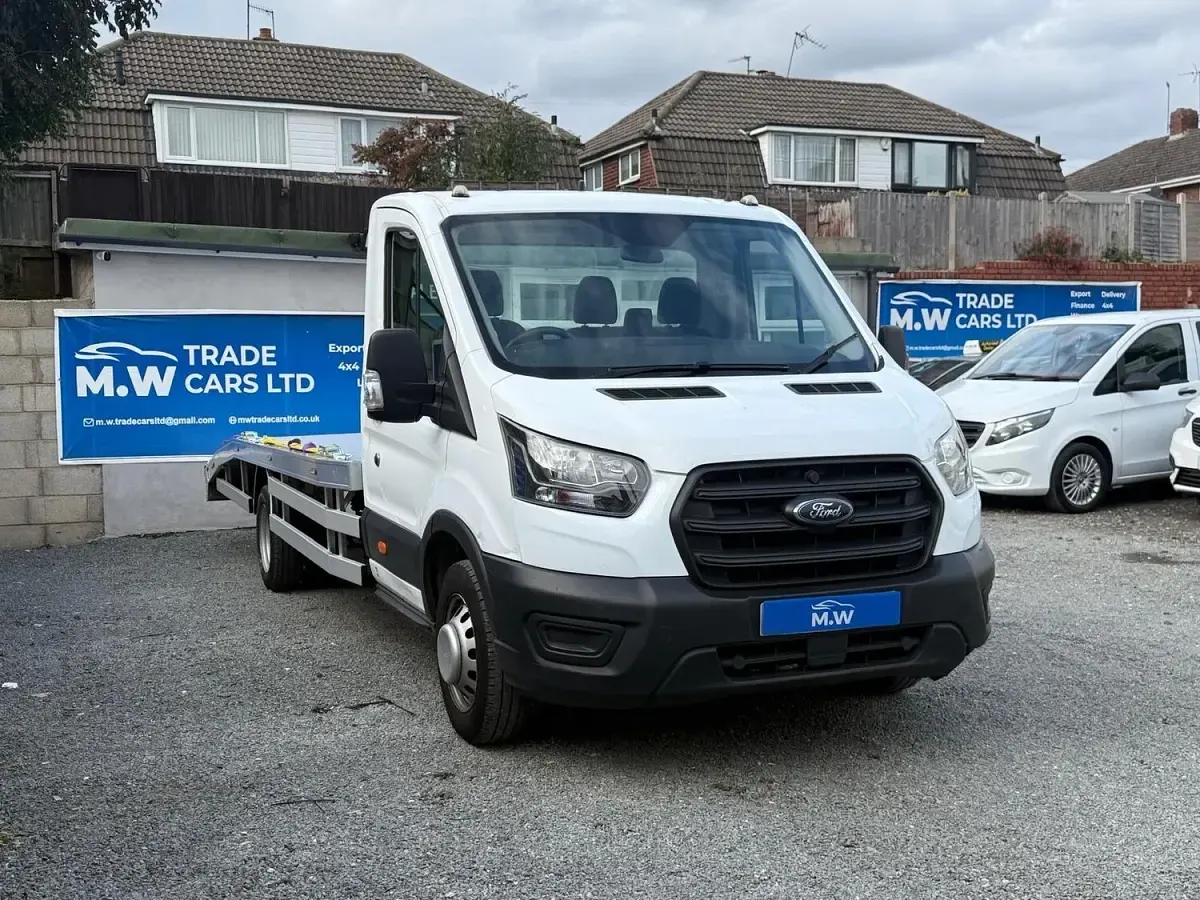 Usado Ford Transit S 130 HP (95 kW) 2020 Branco Cabrios