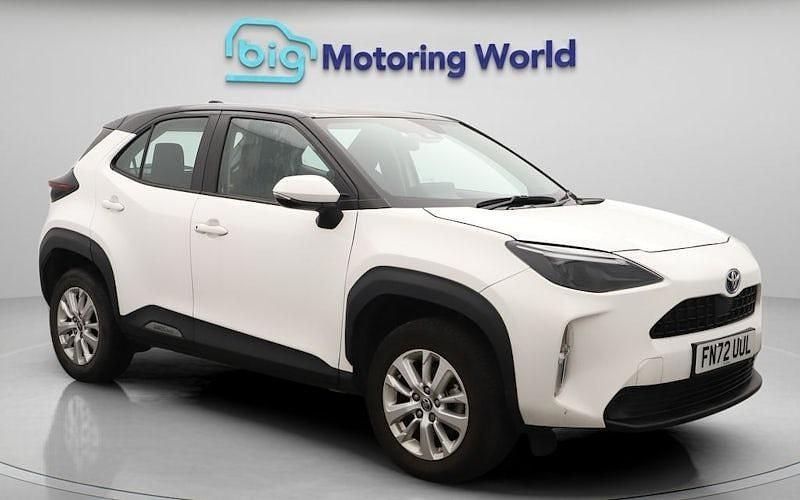 Used 2025 Toyota Yaris Hybrid Estate | £19,143 (Super price) - Image 1/4