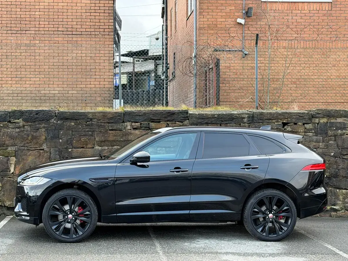 Used Jaguar F-Pace S 300 HP (220 kW) 2017 Black SUV