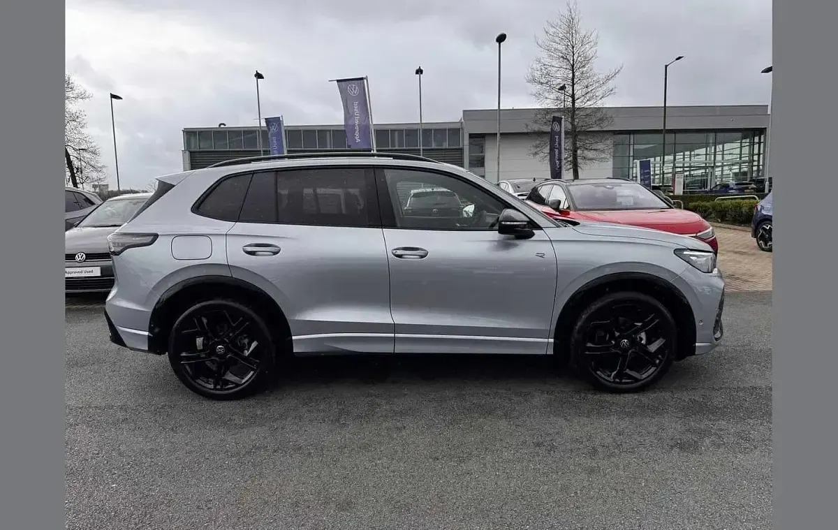 Used VW Tiguan R-line 147 HP (108 kW) 2026 Silver SUV
