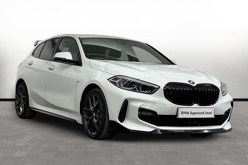 Used BMW 118 M Sport 134 HP (98 kW) 2023 White Hatchback