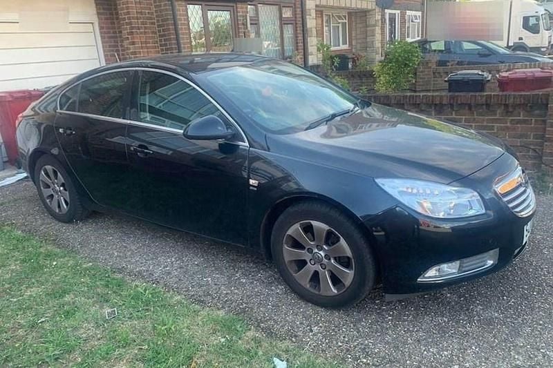 Black Used 2013 Vauxhall Insignia SRi Hatchback | £2,550 (Good price) - Image 1/1