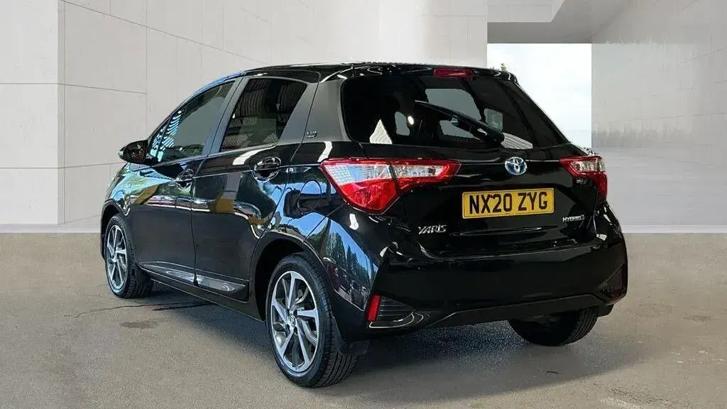 Used Toyota Yaris 100 HP (73 kW) 2020 Black Hatchback