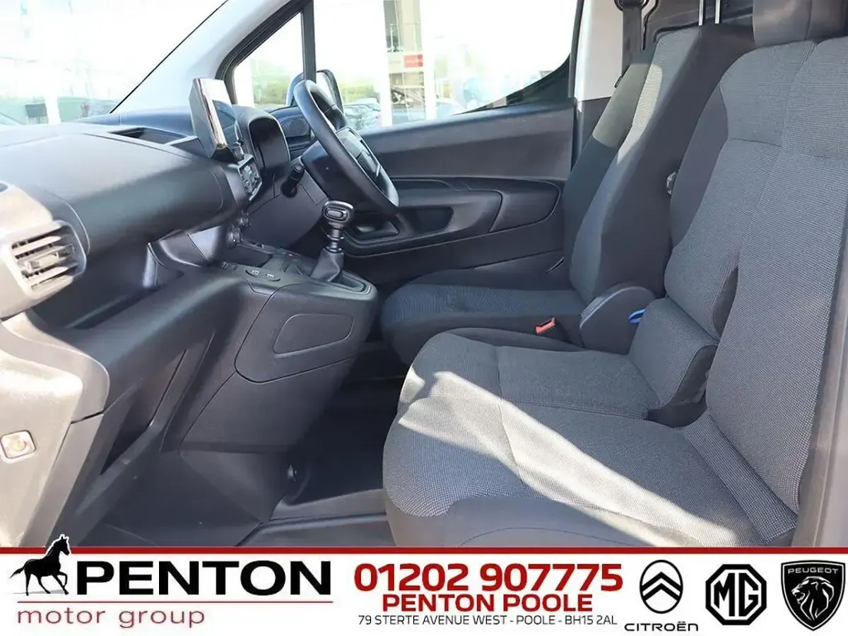Usado Citroën Berlingo 101 CV (74 kW) 2024 Blanco Monovolumen