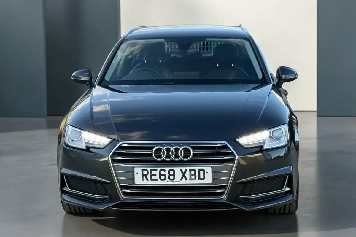 Used Audi A4 Sport 150 HP (110 kW) 2019 Grey Estate