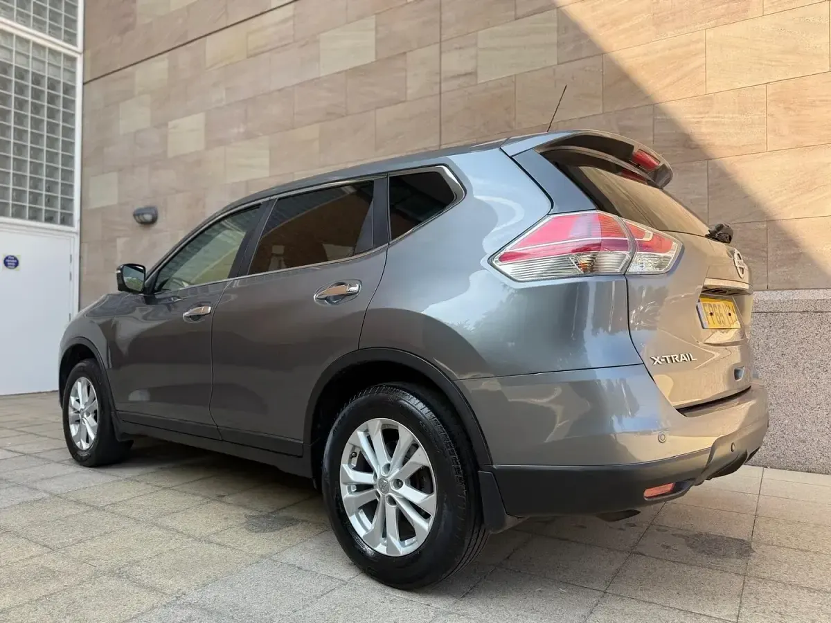 Used Nissan X-Trail Acenta 130 HP (95 kW) 2015 Grey SUV