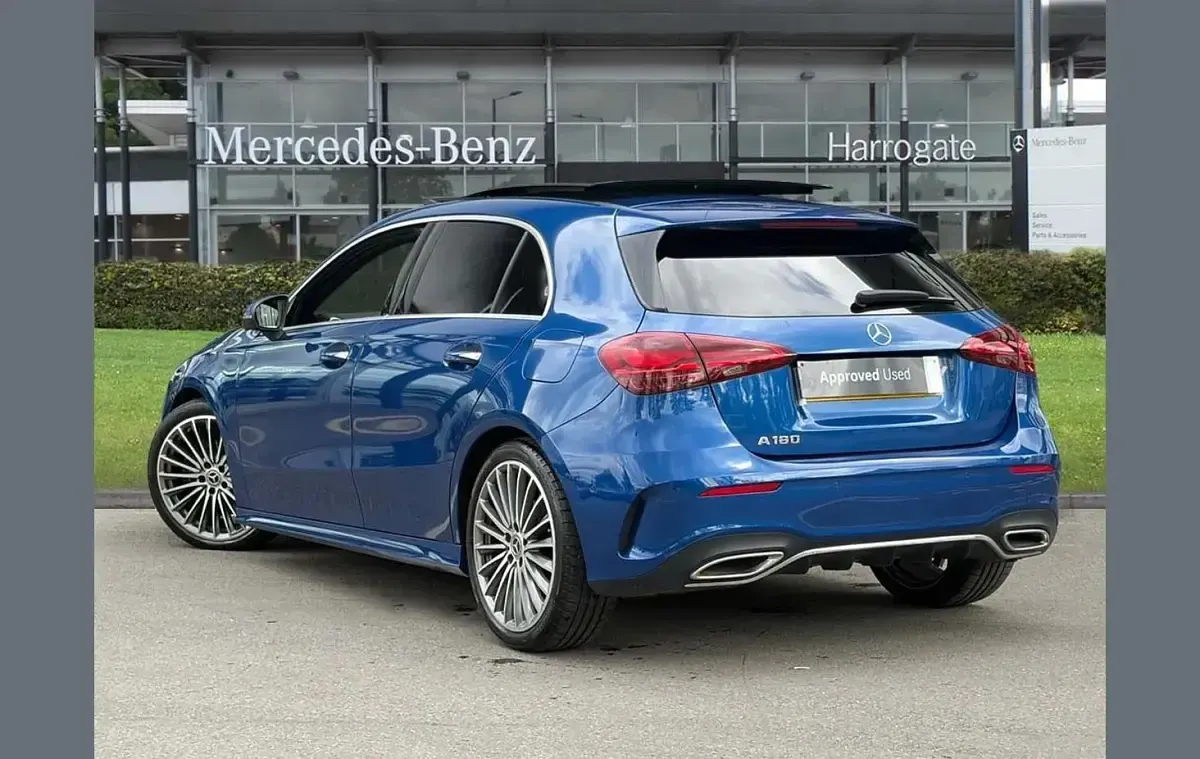 Used Mercedes A180 AMG Line Premium Plus 134 HP (98 kW) 2024 Blue Hatchback