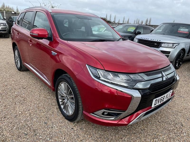 Used Mitsubishi Outlander P-HEV 2018 Red Estate