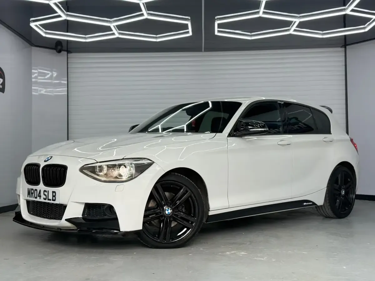 Begagnad BMW 120 M Sport 2013 Vit Halvkombi