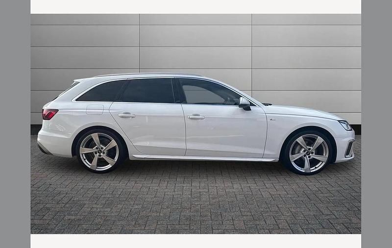 Used Audi A4 S-Line 204 HP (150 kW) 2024 White Estate
