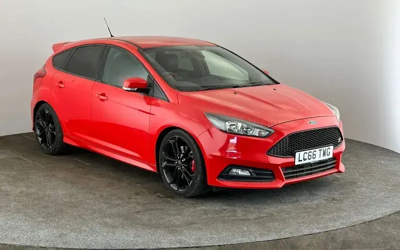 Used Ford Focus ST 250 HP (183 kW) 2016 Hatchback