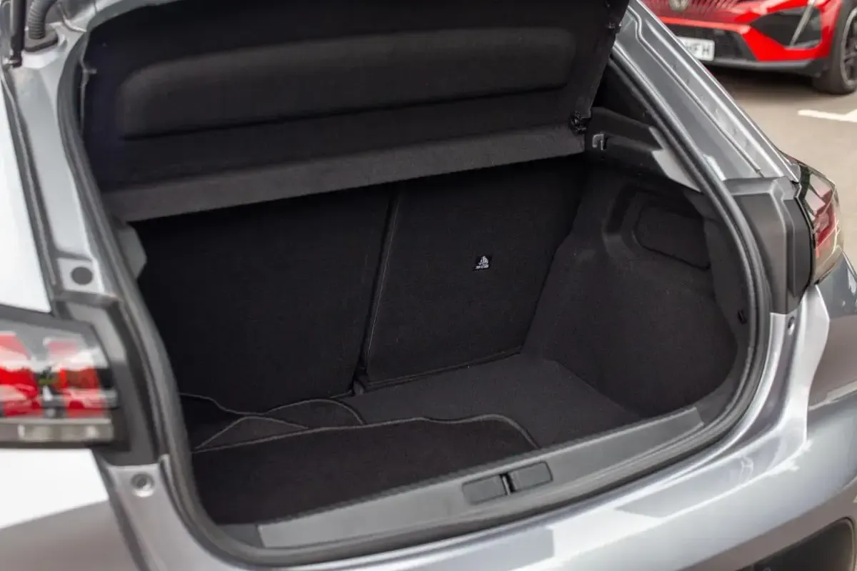 Used Peugeot 208 Active+ 74 HP (54 kW) 2023 Grey Hatchback