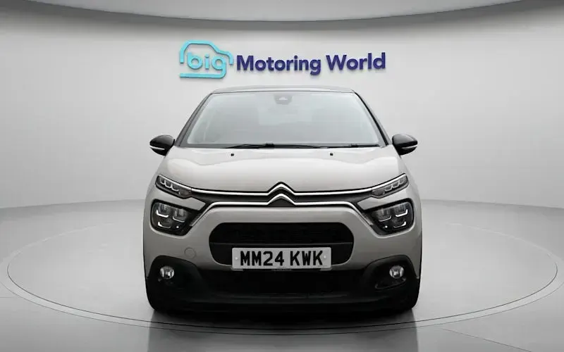 Używany Citroën C3 PureTech 83 KM (61 kW) 2024 Szary Hatchback