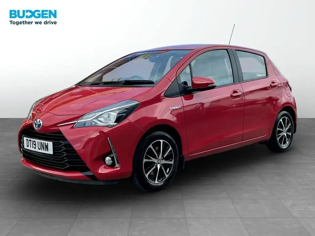Usata Toyota Yaris Hybrid 2019 Rosso Utilitaria