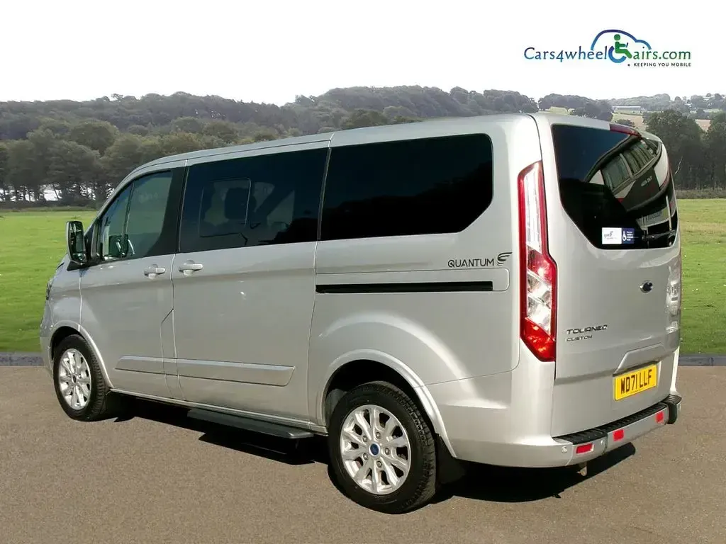 Used Ford Tourneo Titanium 130 HP (95 kW) 2022 Silver MPV