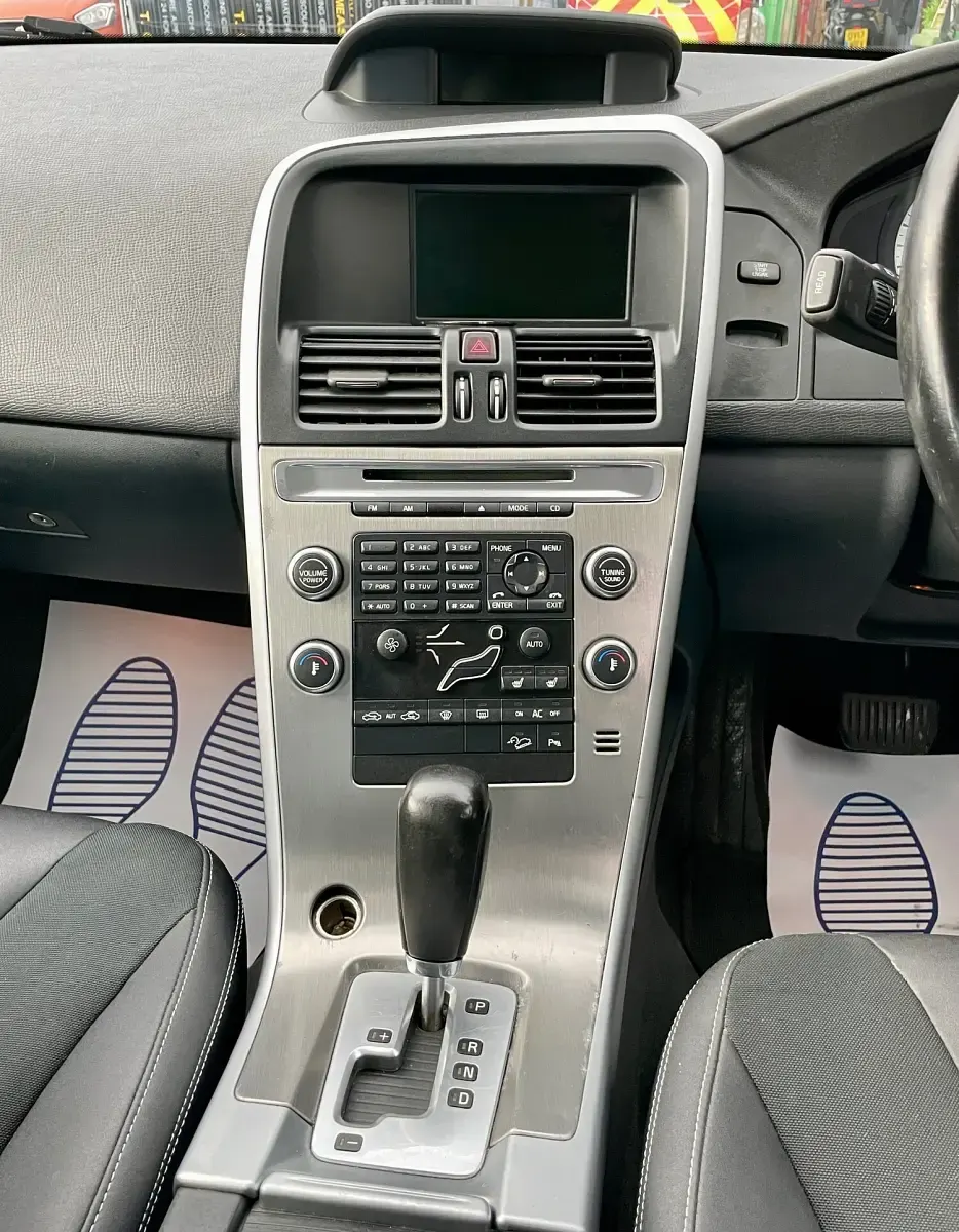 Used Volvo XC60 SE 205 HP (150 kW) 2009 Silver SUV