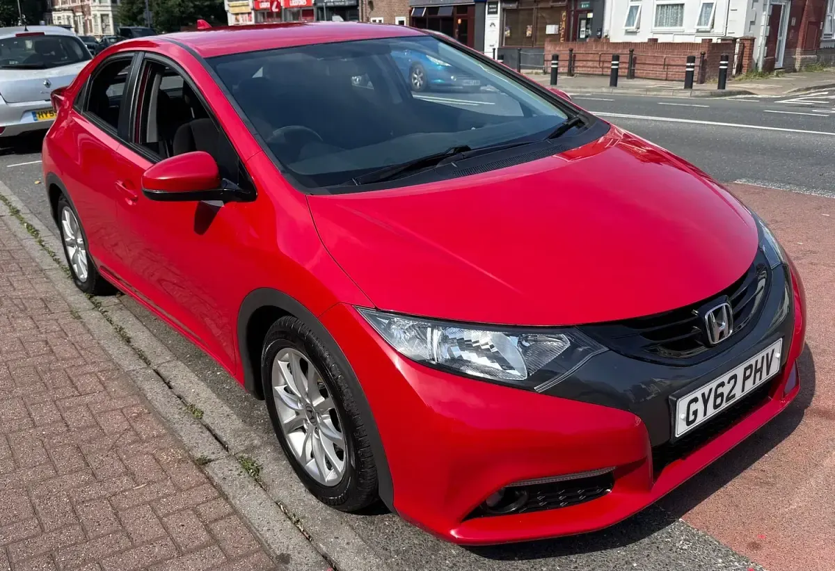 Used Honda Civic SE 100 HP (73 kW) 2012 Red Hatchback