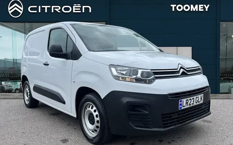 Second-hand Citroën Berlingo 102 CP (75 kW) 2023 Monovolum