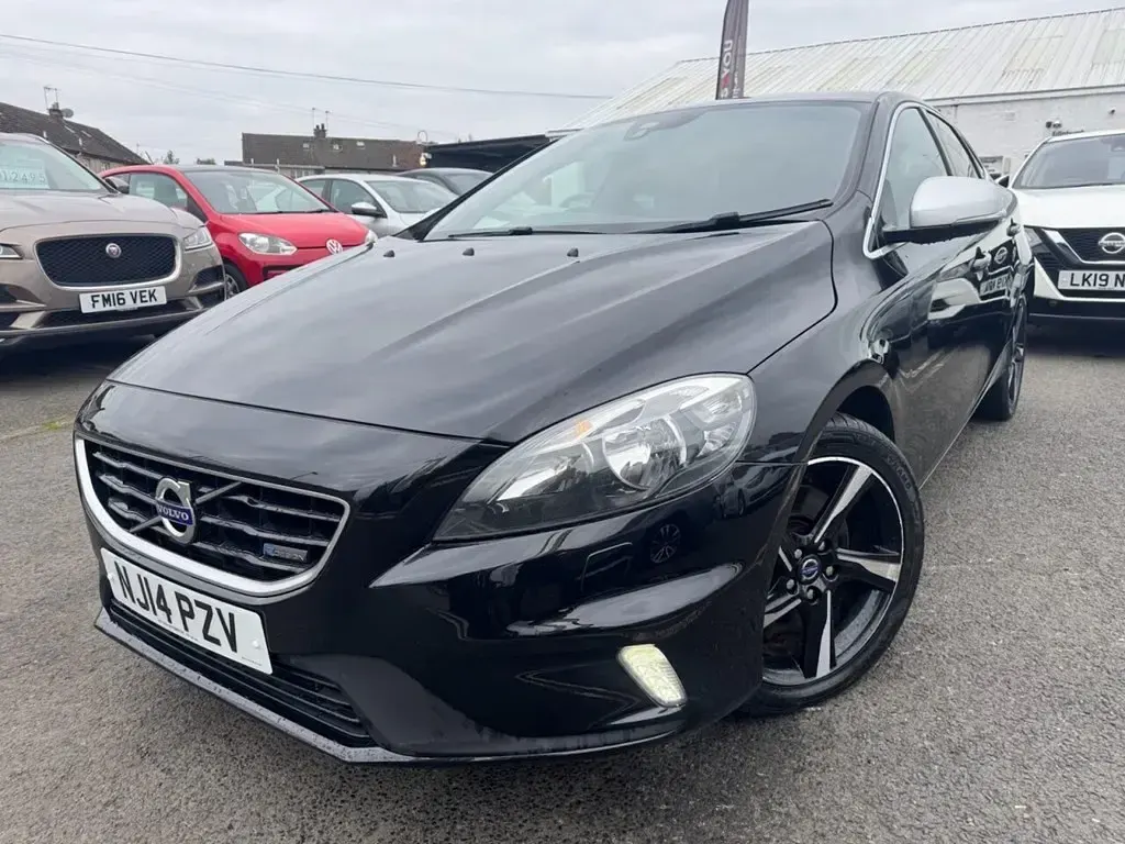Used Volvo V40 R-Design 150 HP (110 kW) 2014 Black Estate