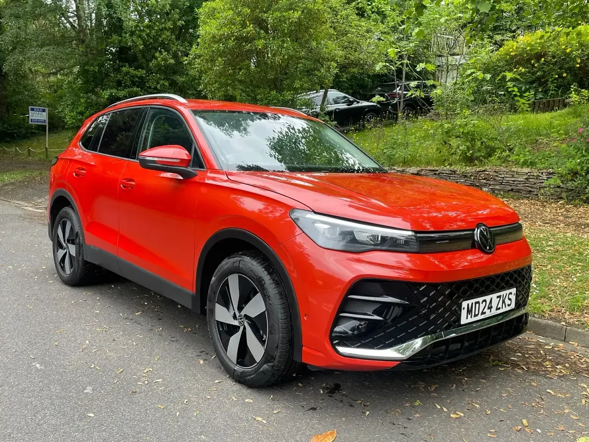 Used VW Tiguan Match 150 HP (110 kW) 2024 Red SUV