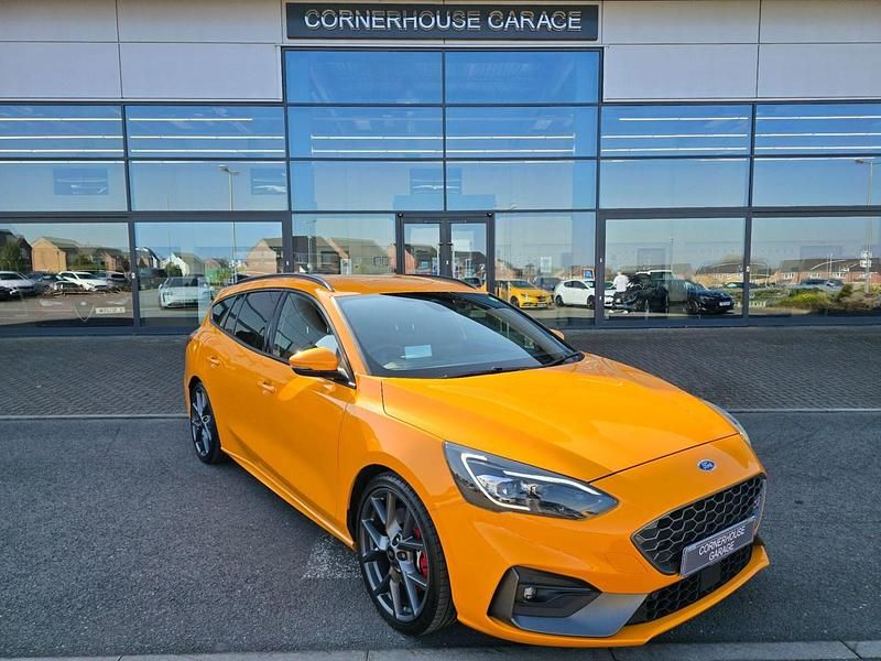 Used Ford Focus ST 190 HP (139 kW) 2020 Orange Estate