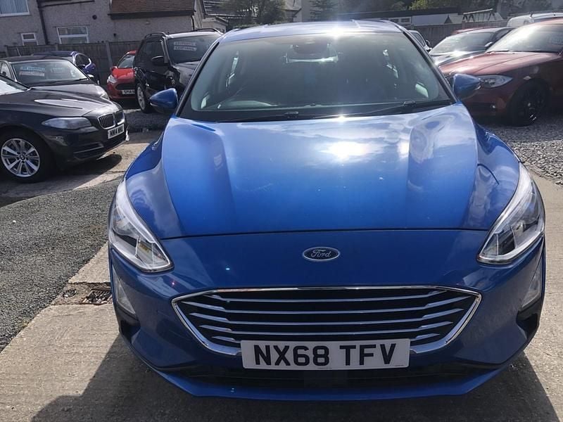Used Ford Focus Titanium 125 HP (91 kW) 2018 Blue Hatchback