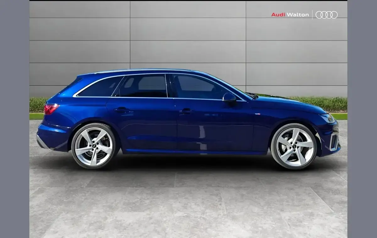Used Audi A4 S-Line 200 HP (147 kW) 2024 Blue Estate