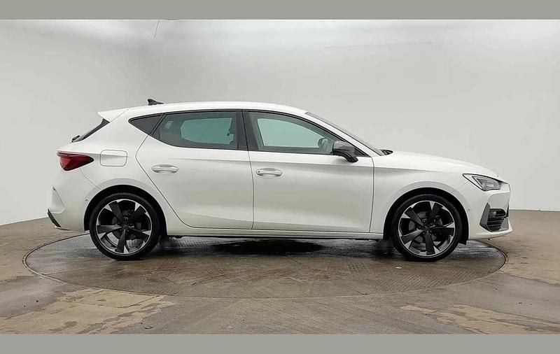 Used Cupra Leon 150 HP (110 kW) 2024 Whiote Hatchback