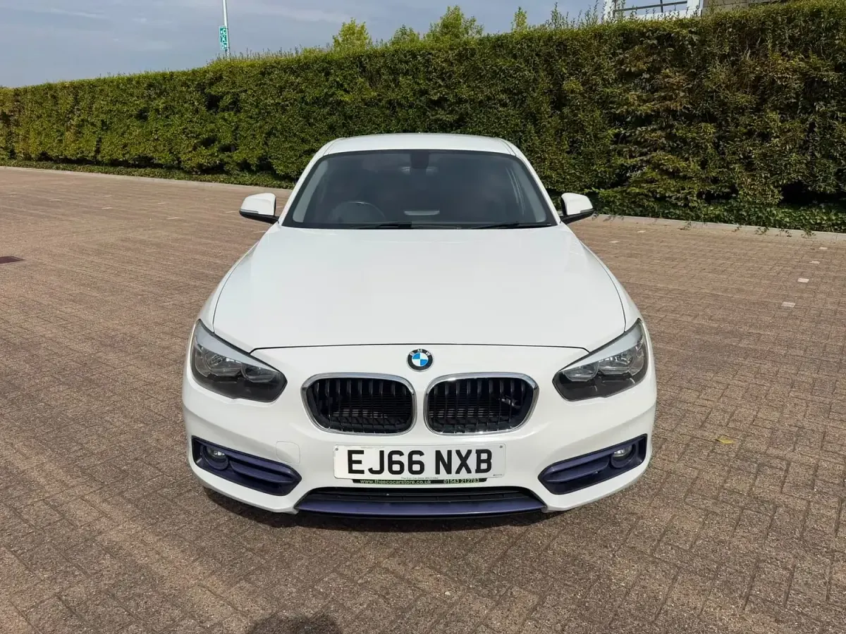 Used BMW 118 Sport Line 150 HP (110 kW) 2016 White Hatchback