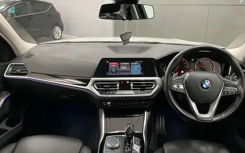 Used BMW 320 Sport Line 184 HP (135 kW) 2019 White Sedan